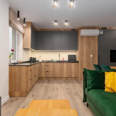 Wichrowa Deluxe By Bookinghost