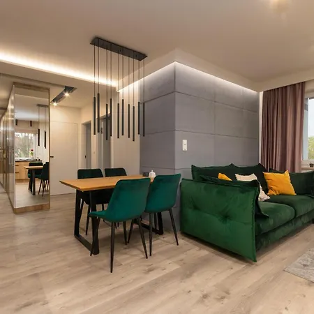 Wichrowa Deluxe By Bookinghost *