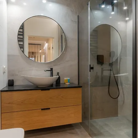 Wichrowa Deluxe By Bookinghost Breslavia